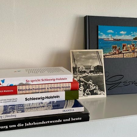 Strandblick Mit Strandkorb & Fahrraedern Glücksburg Buitenkant foto