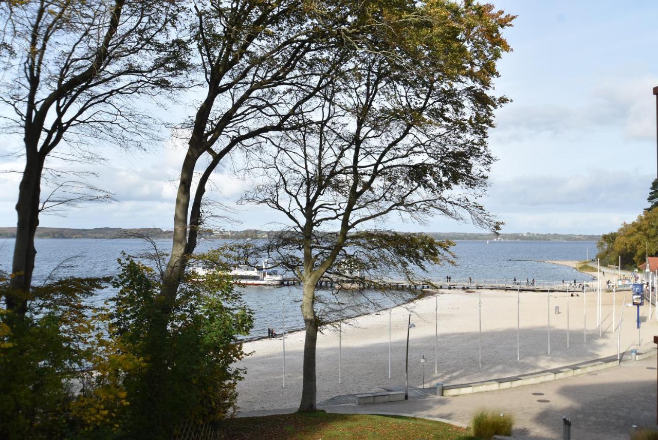 Strandblick Mit Strandkorb & Fahrraedern Glücksburg Buitenkant foto