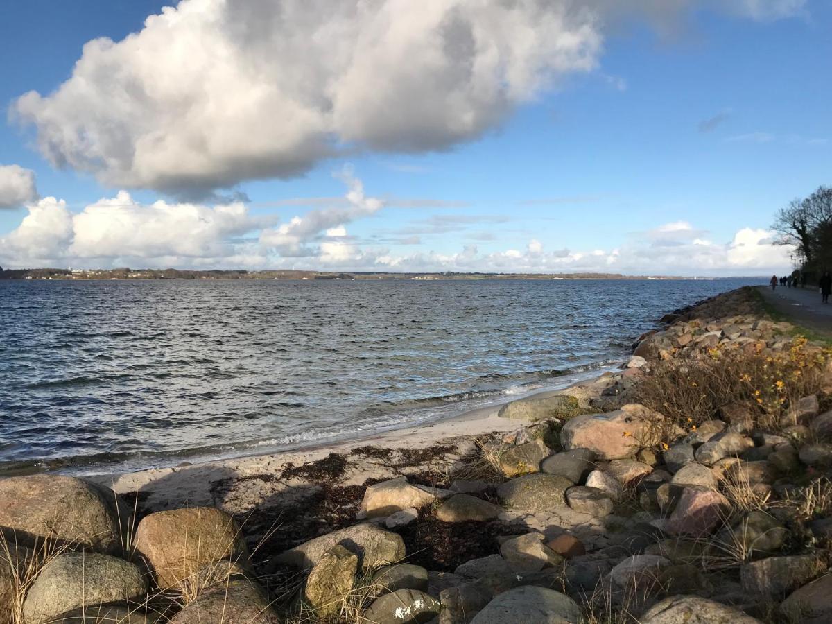 Strandblick Mit Strandkorb & Fahrraedern Glücksburg Buitenkant foto
