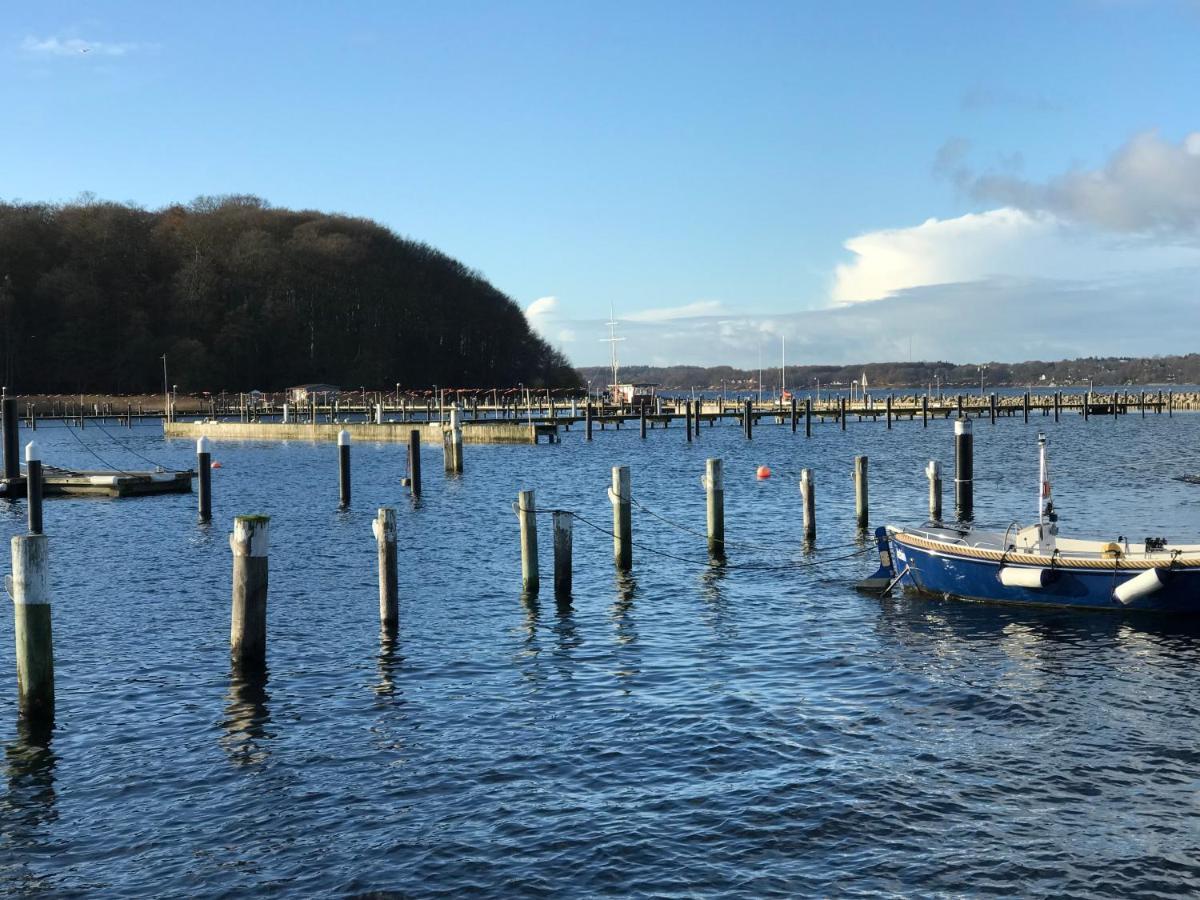 Strandblick Mit Strandkorb & Fahrraedern Glücksburg Buitenkant foto