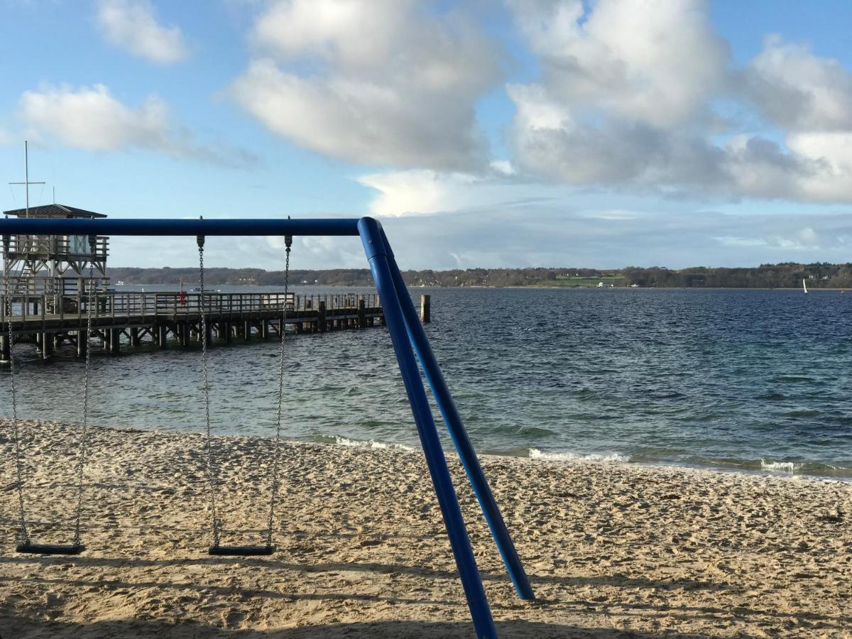 Strandblick Mit Strandkorb & Fahrraedern Glücksburg Buitenkant foto